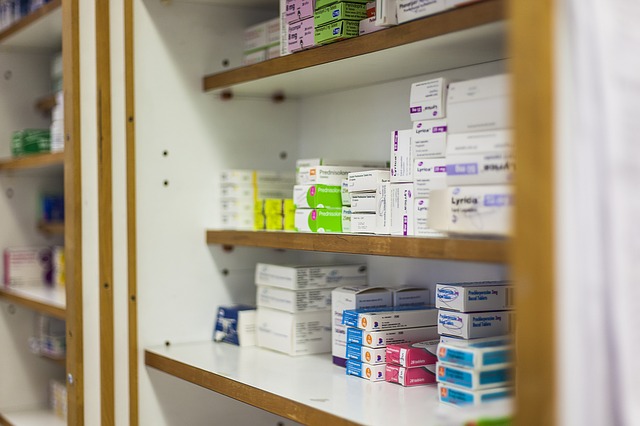 reina-isabel-farmacia