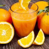 Aurum Bienestar zumo de naranja salud invierno frío